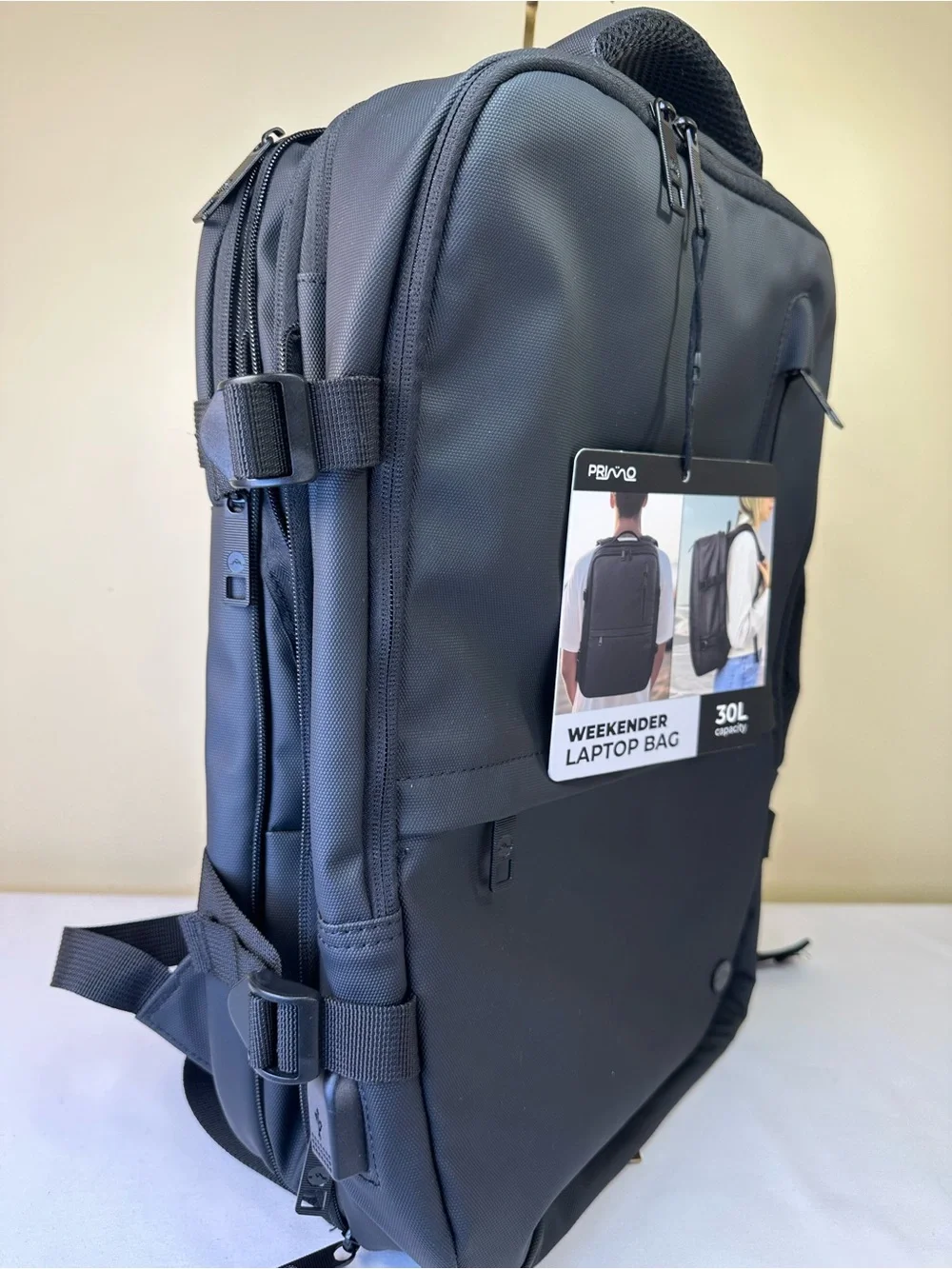 Primo Weekender Laptop 30L Backpack Black charging port NWT